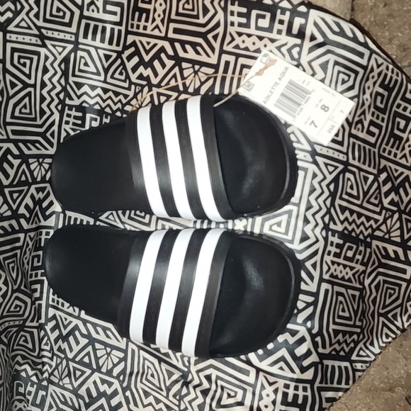 Adidas Adilette Aqua slides size 8 women's - Picture 1 of 2